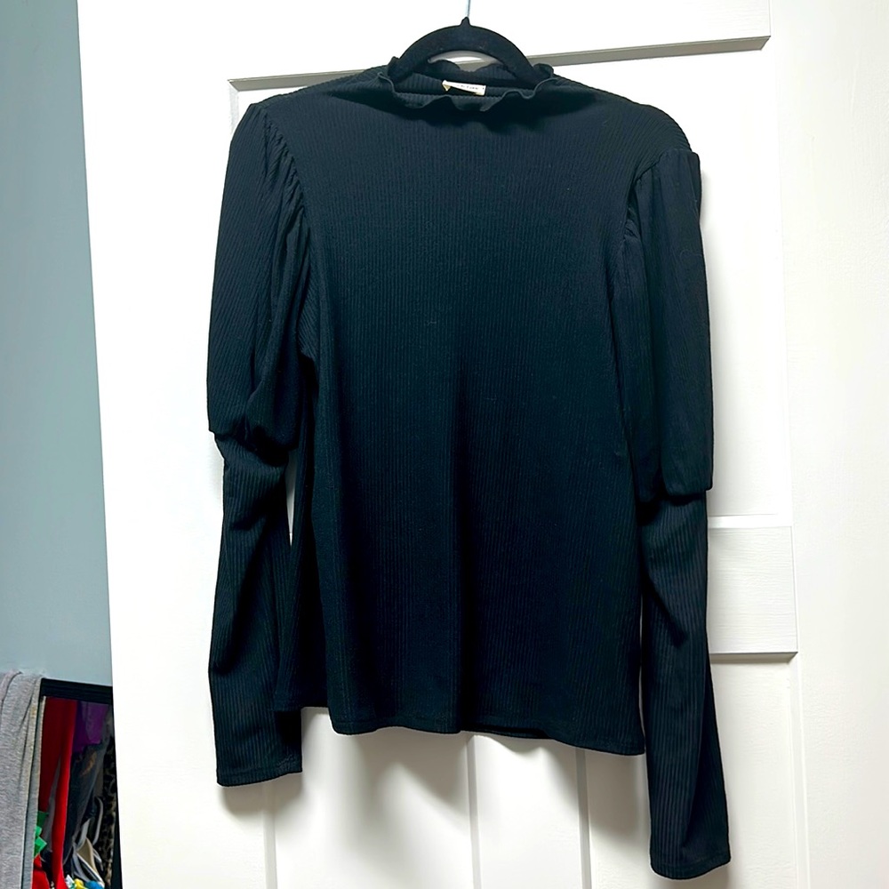 Peach love medium- sleeve puff up when pushed up some